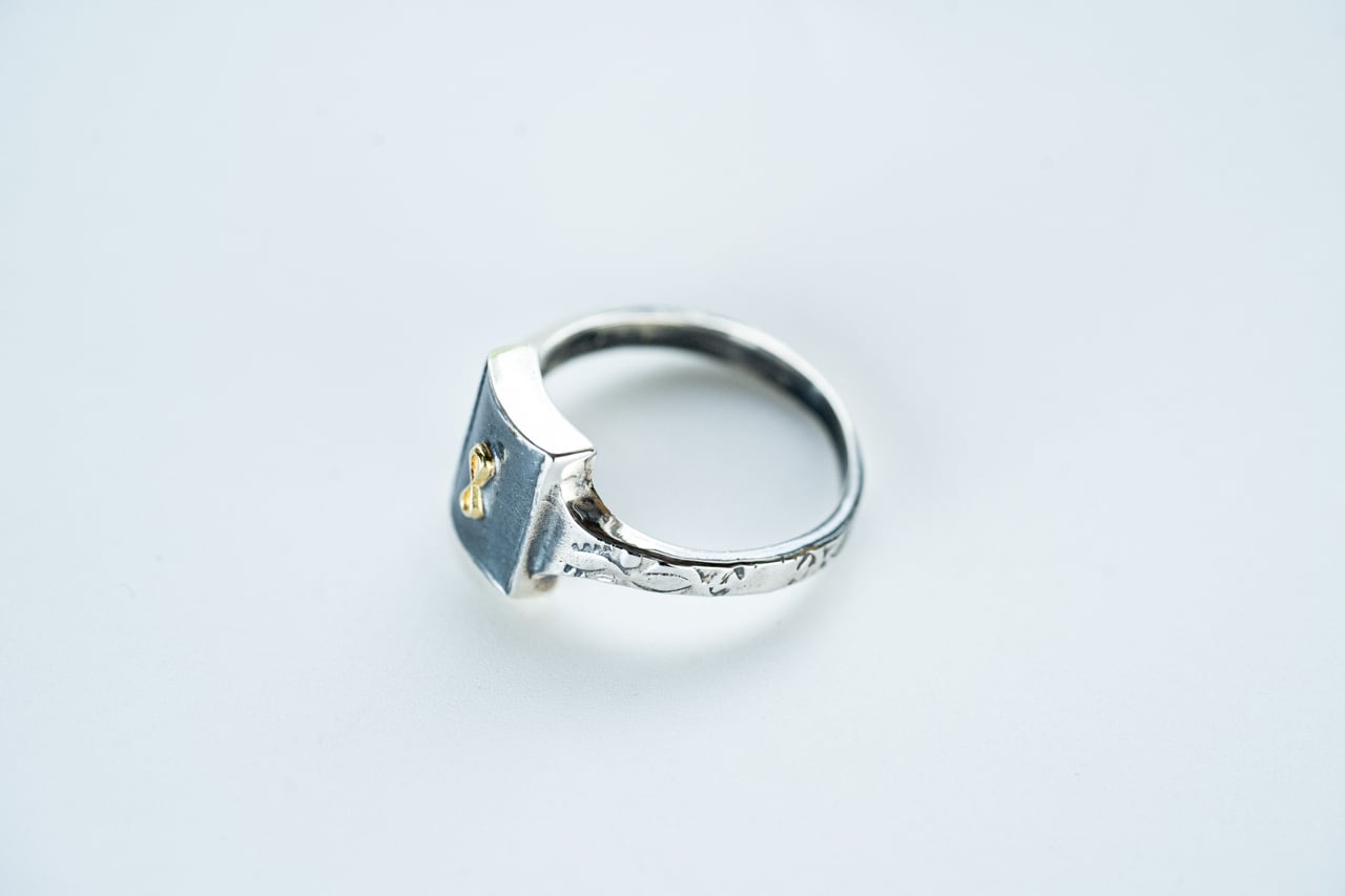R-101 K18 Möbius square signet ring | WAKAN SILVER SMITH online store