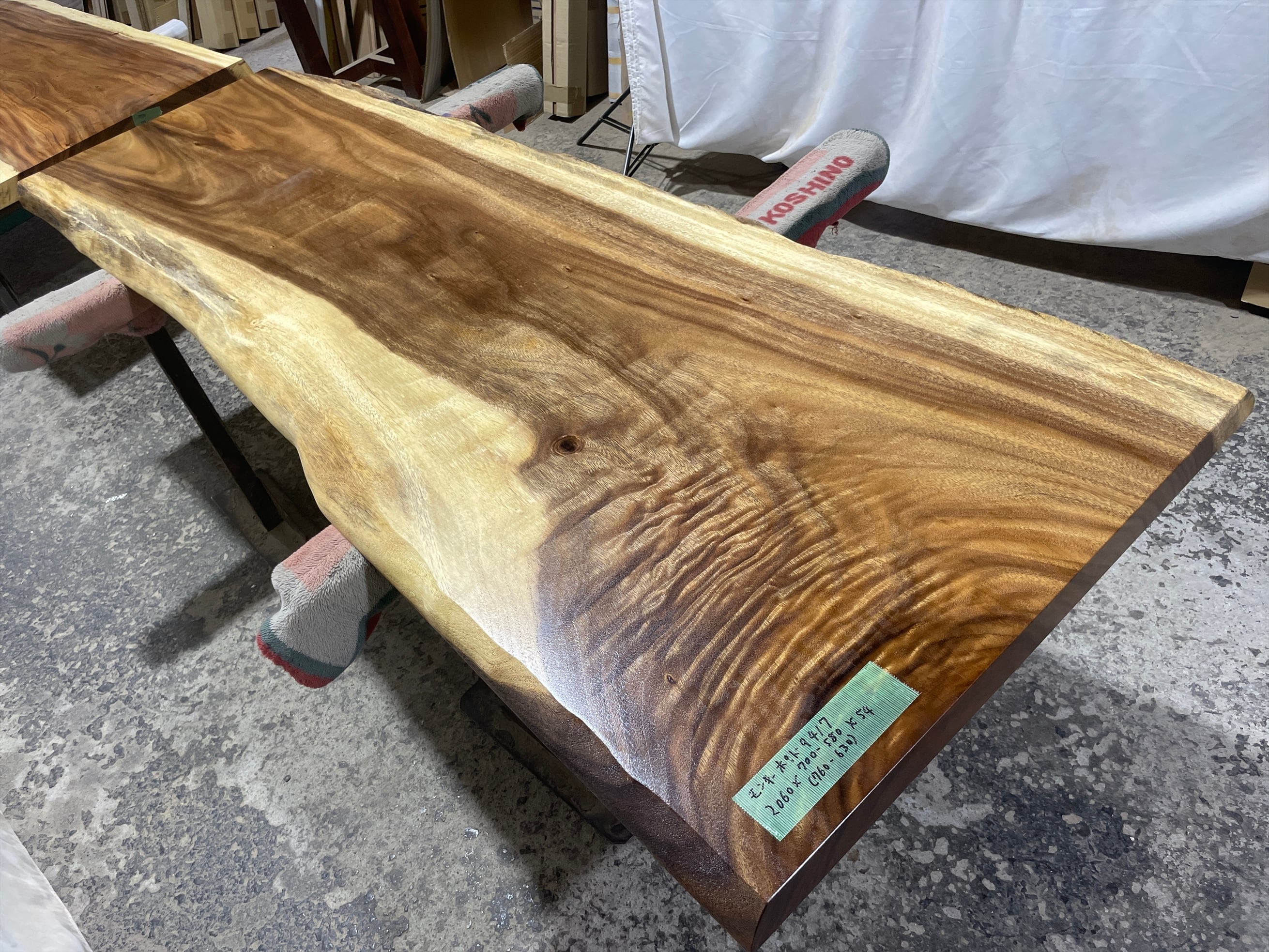 モンキーポッド9417 一枚板無垢 乾燥材 2060x700-580x54mm カウンター センターテーブル ダイニングテーブル