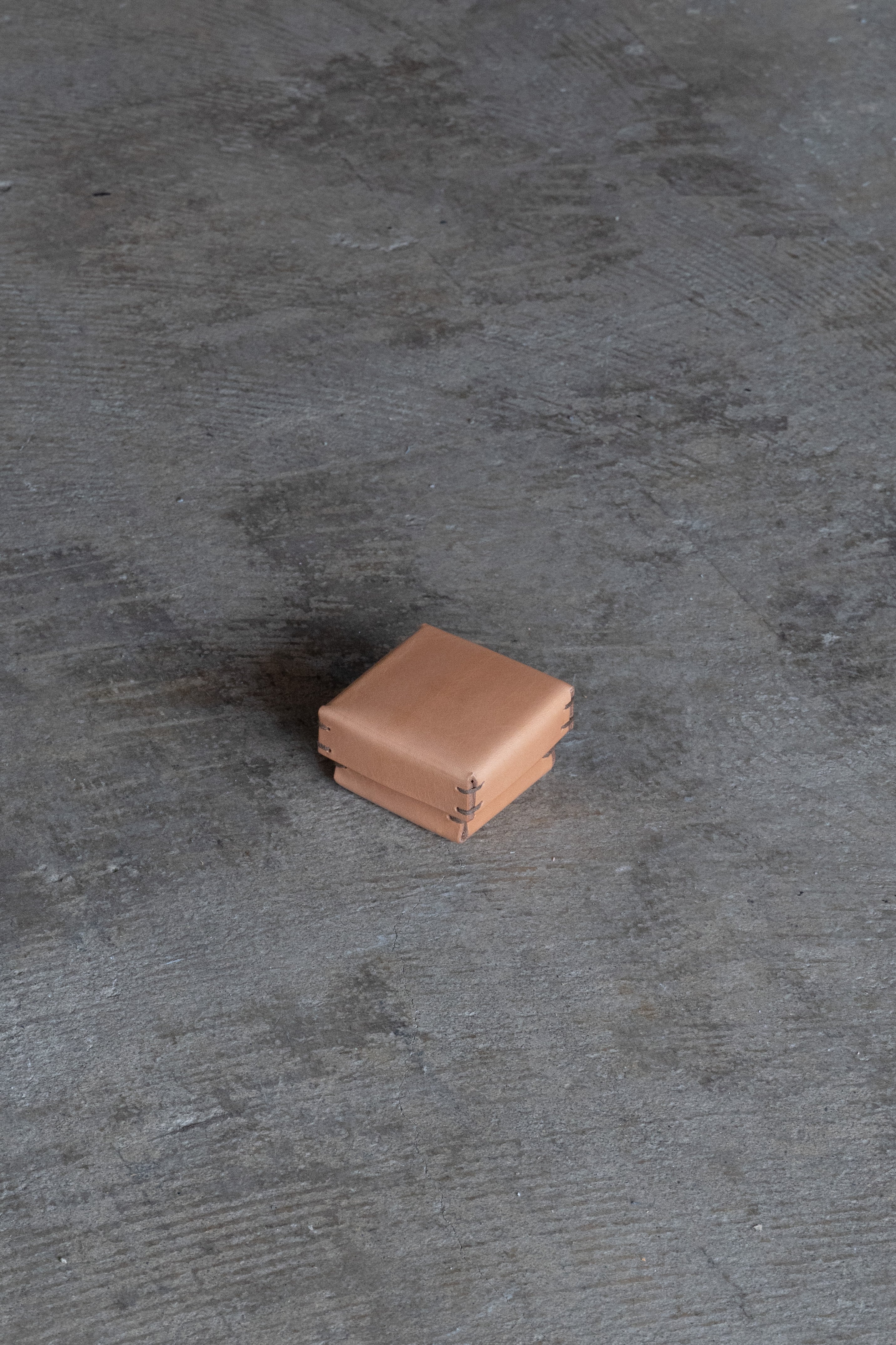 Leather box square / S | 高級皮革ならminca｜栃木レザーのバッグ