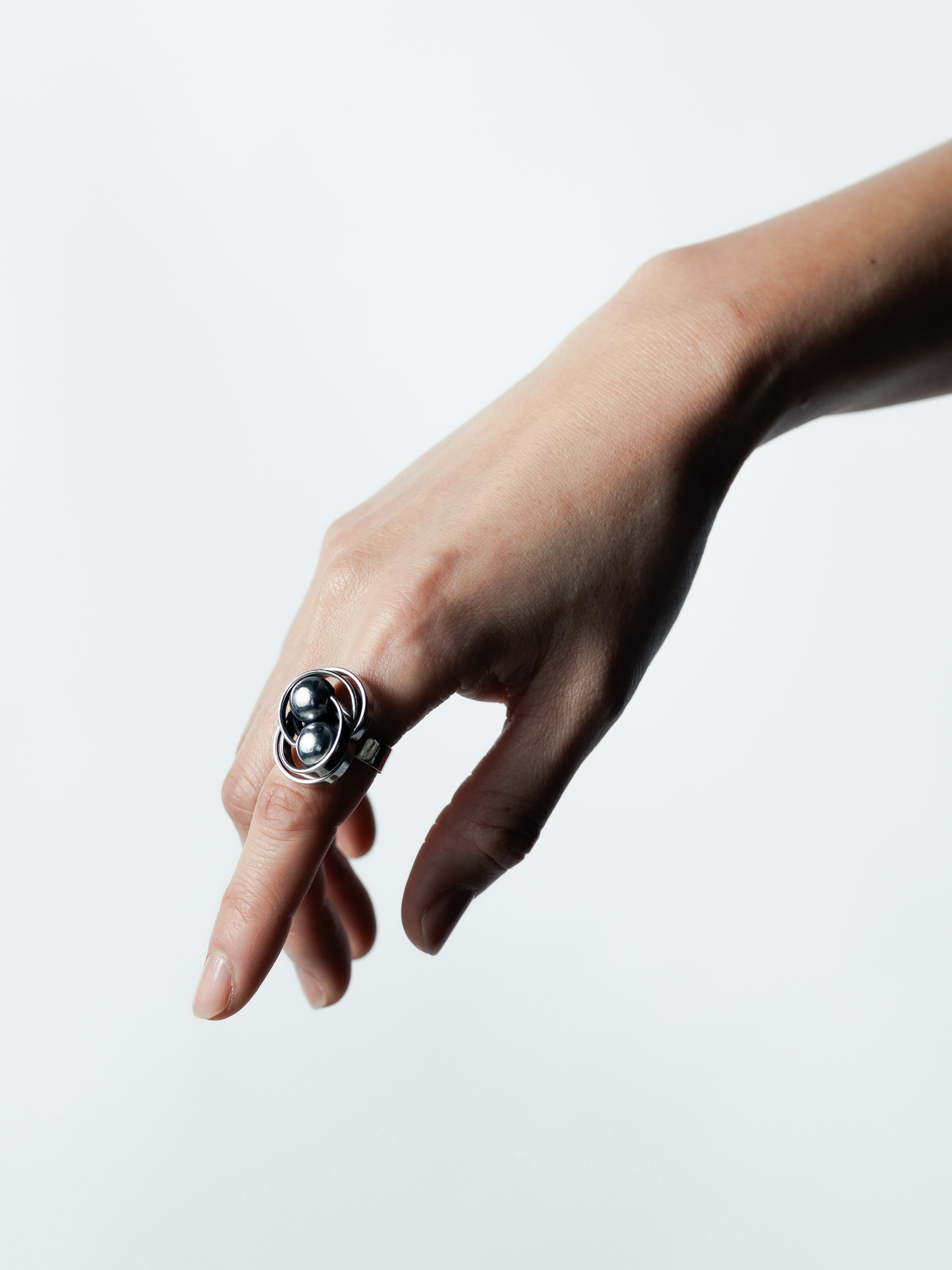 Vintage sterling silver mexican möbius ball ring