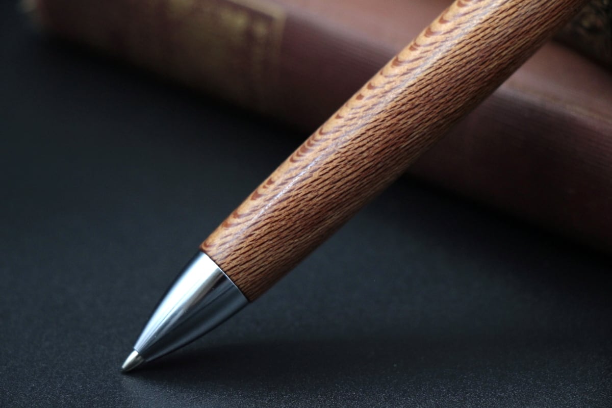 不思議な模様のシルバーハニーサックル・Pencil 0.5mm」木軸シャープ