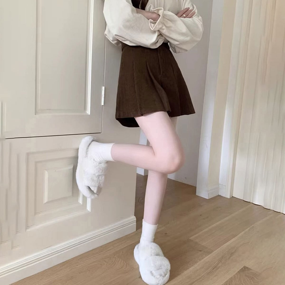 コーデュロイ ショートパンツ レディース 春秋 韓国 プリーツ パンツ きれいめ 大人 カジュアル おしゃれ レトロ ハイウエスト 薄手 ショーパン 美脚 大人可愛い 大人女子