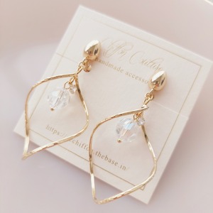 ☆【イヤリング】swing earrings◇gold crystal◇