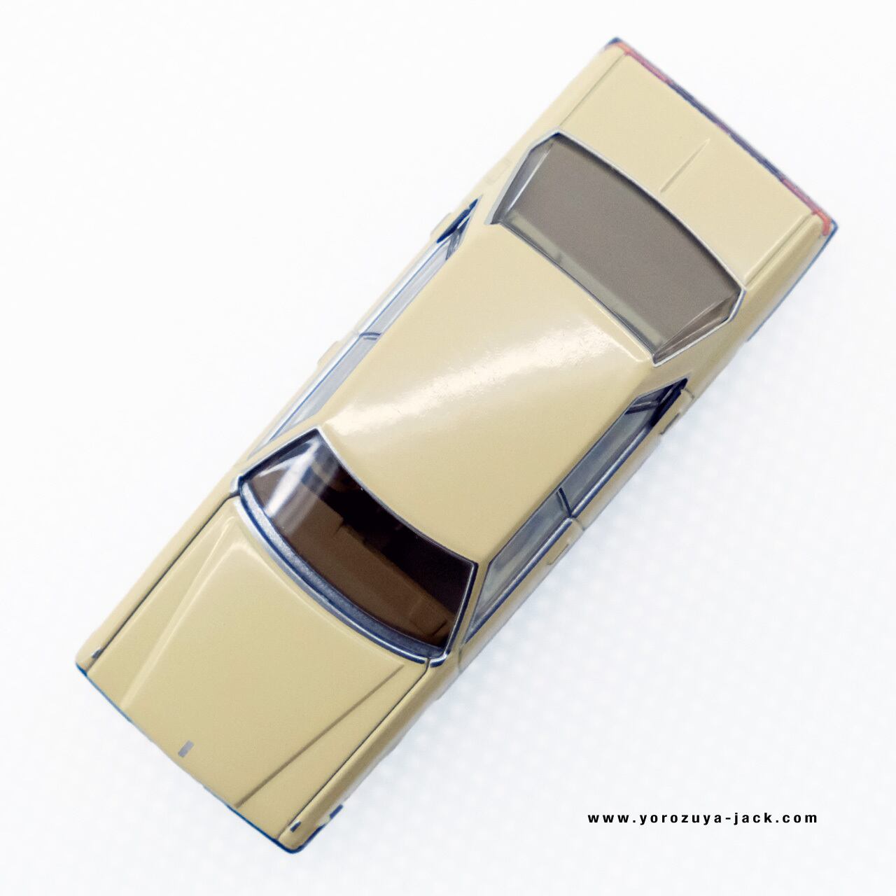 トミカリミテッドヴィンテージネオ LV-N56a ニッサン セドリック 4ドア