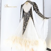 社交ダンス 衣装 スタンダードドレス ワンピース ドレス ブラック系 ホワイト系 黒 白 ファー プリーツ デモ 競技 ダンス パーティ 発表会 スパンコール 華やか ボリューム おしゃれ イベント用 フォーマル