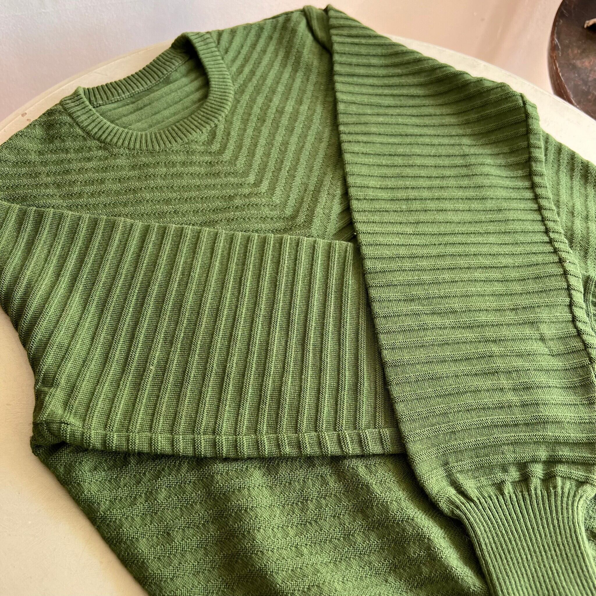 moss green vintage knit/モスグリーンのデザインニット