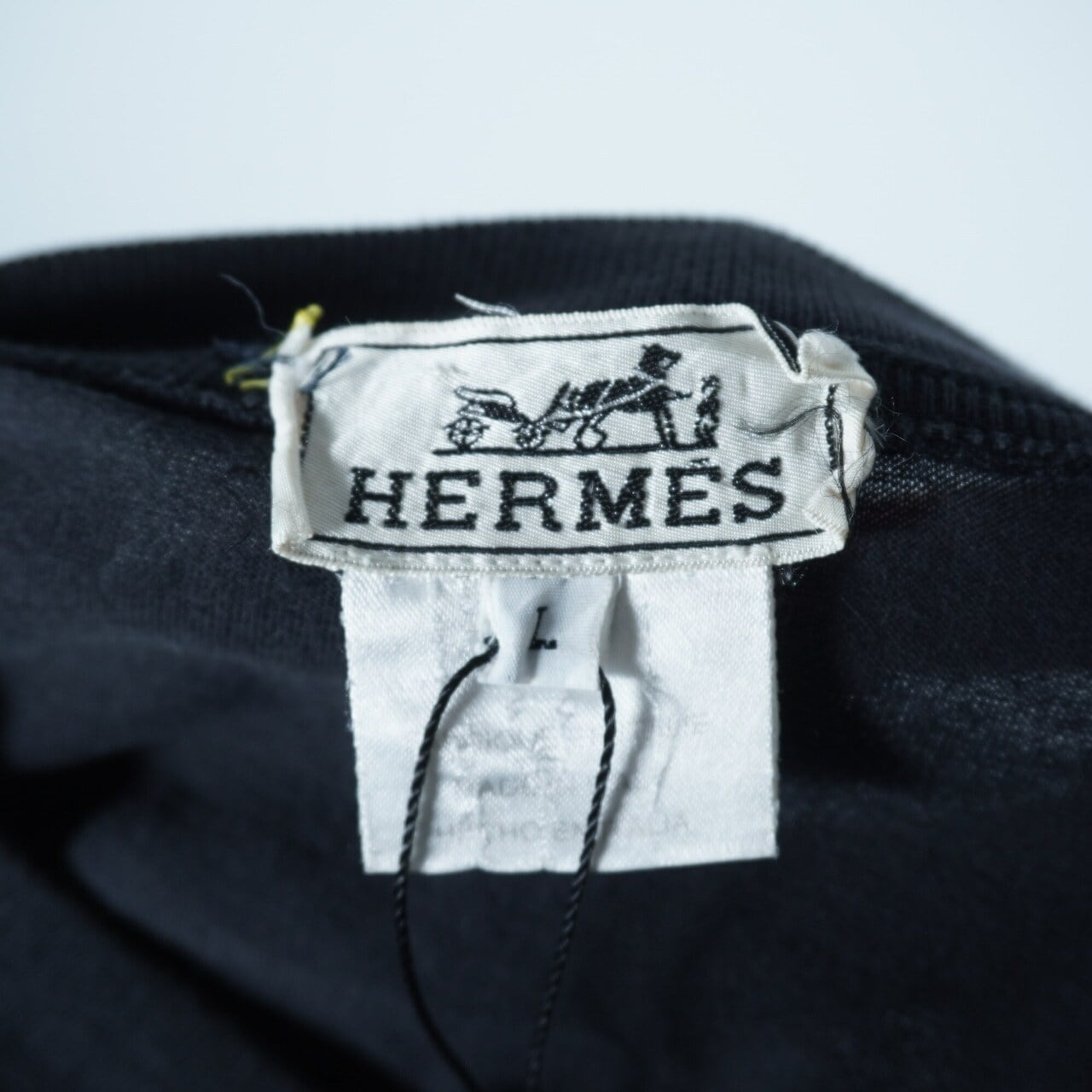HERMES】エルメス Hロゴ刺繍ポケット イタリア製モックネックTシャツ