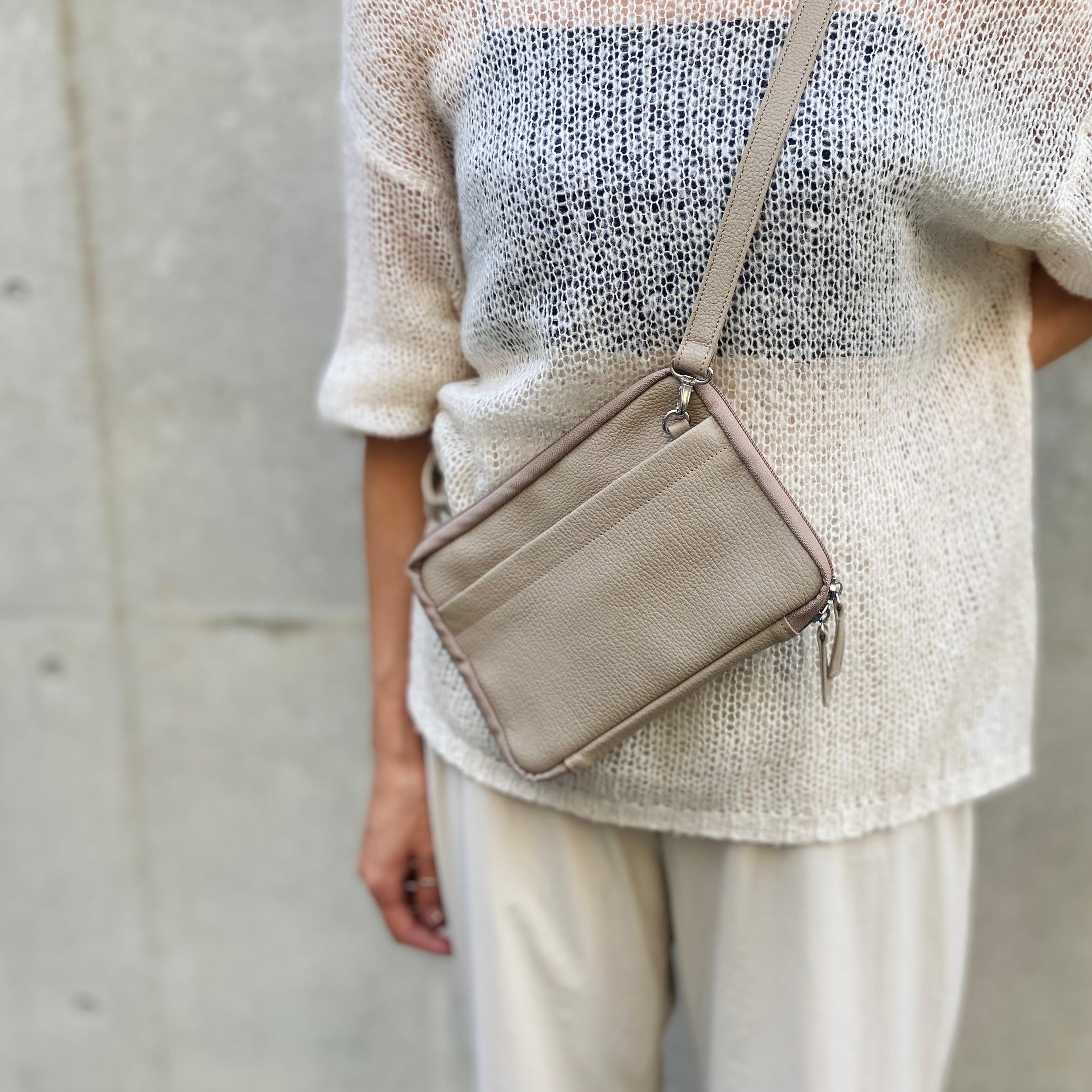 四六判 読むしかできないブックショルダー [2way] NIR × Inswirl