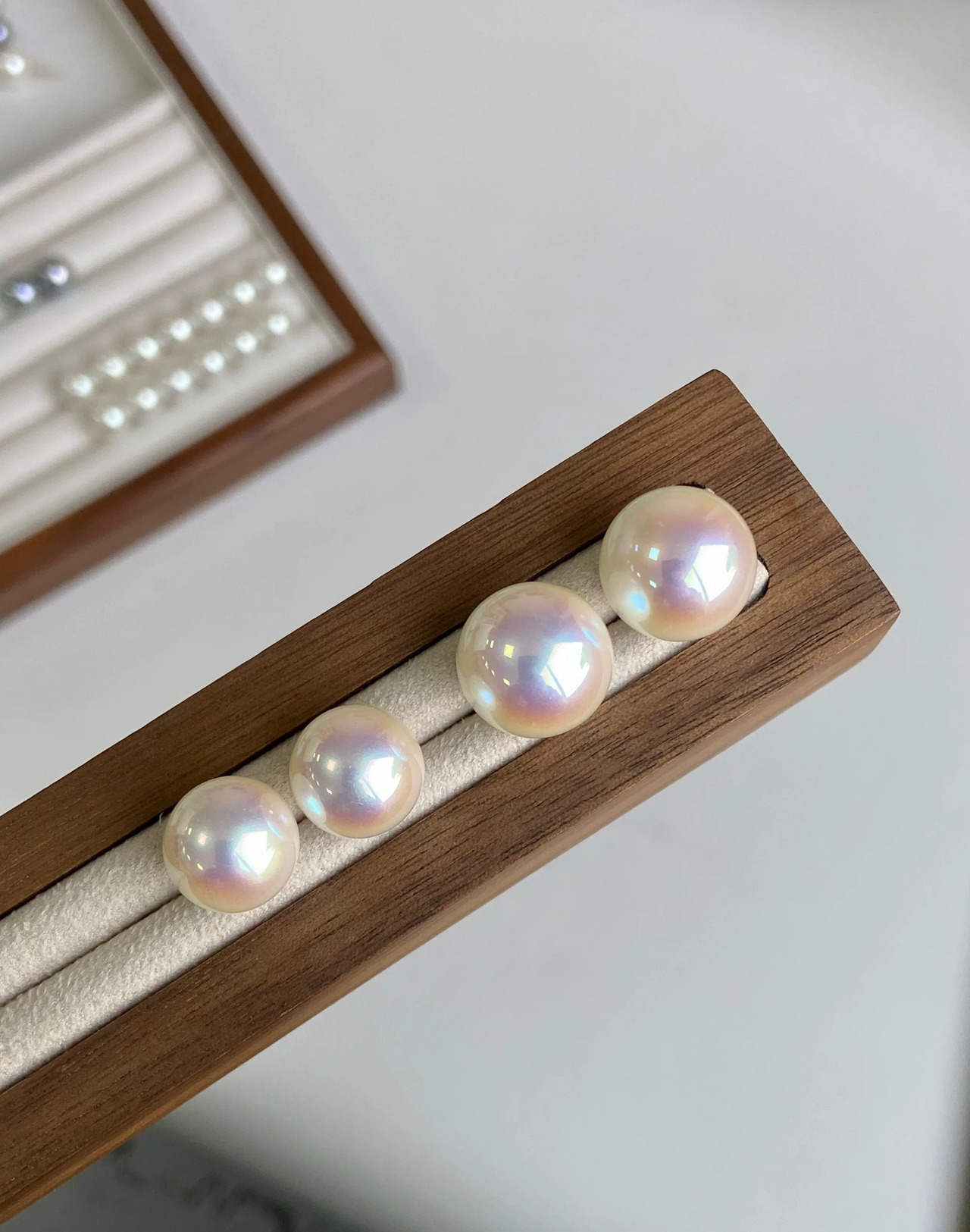Pearl Light 8mm