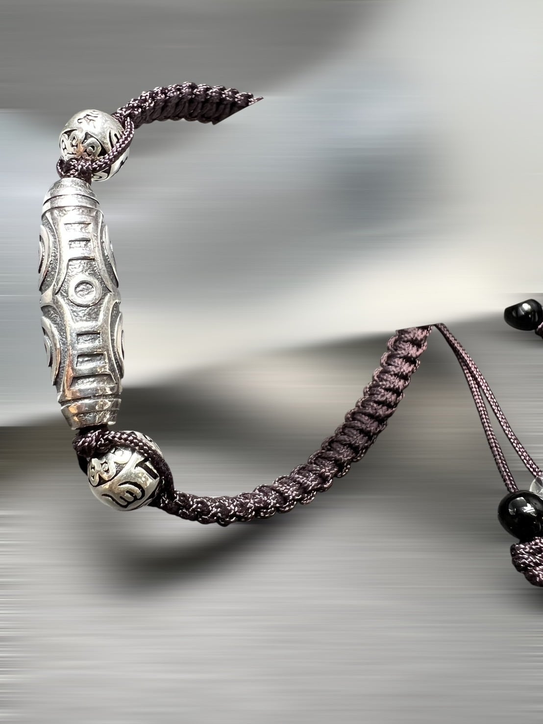 龍眼天珠紐ブレス　純銀シルバー 最高のパワー権力 金運財運 魔除け 幸福呼ぶ❣️ 龍眼天珠紐ブレス 純銀シルバー 最高のパワー権力 金運財運 魔除け