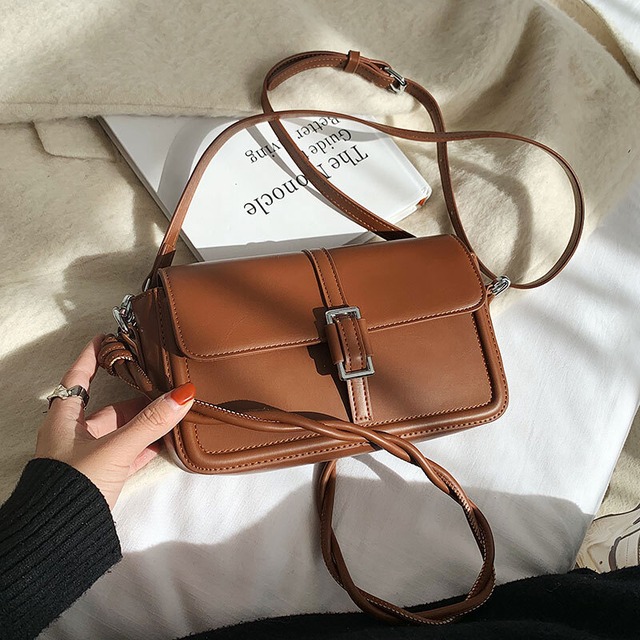 スタイルスタンダードオータムウィンターレッド レトロ 秋物 冬物 スクウェア メッセンジャーバッグ Tiancai_Wing_Bag43130246471