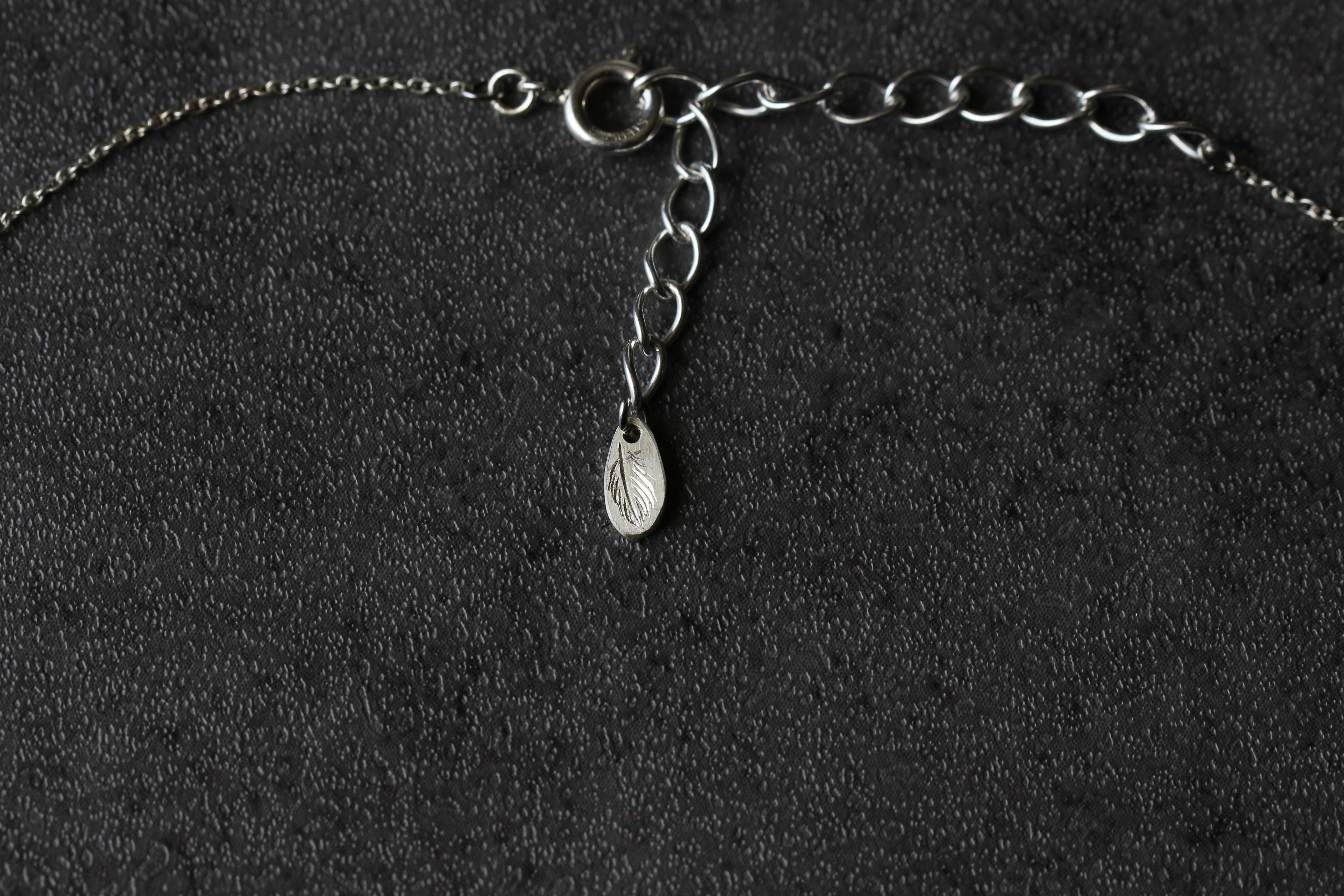 Swing Feather Necklace | luckyfeather
