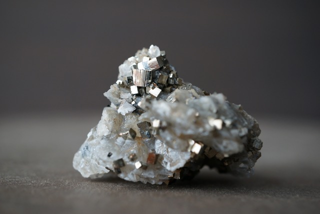 ブルガリア産パイライト/カルサイト Pyrite / Calcite 1700