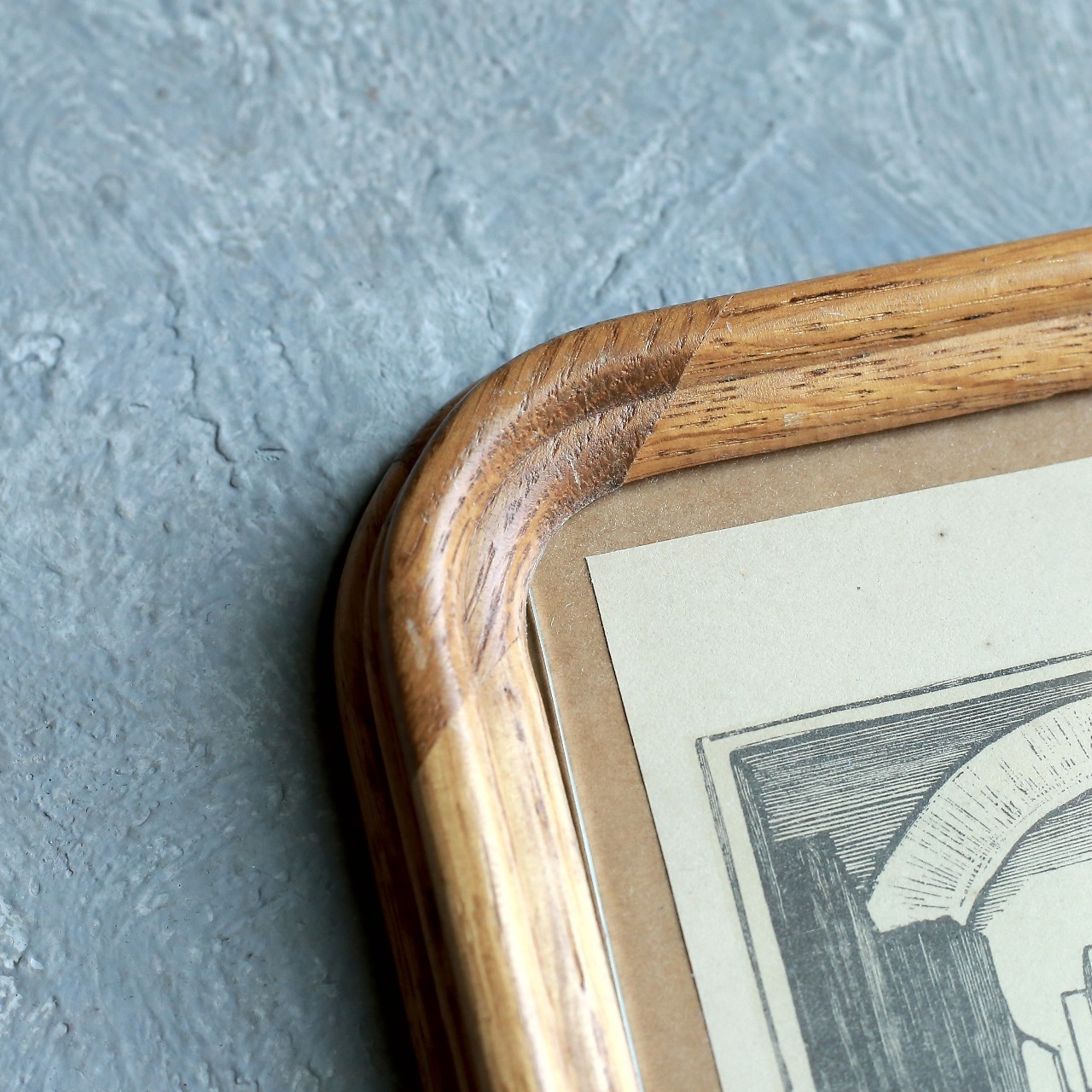 木の質感が温かい、ナチュラルなフォトフレーム｜木製 フォトフレーム ヴィンテージ調 丸角