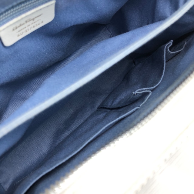 Salvatore Ferragamo サルヴァトーレ フェラガモ ショルダーバッグ ホワイト ガンチーニ レザー パドロック vintage ヴィンテージ オールド 7g4vvu