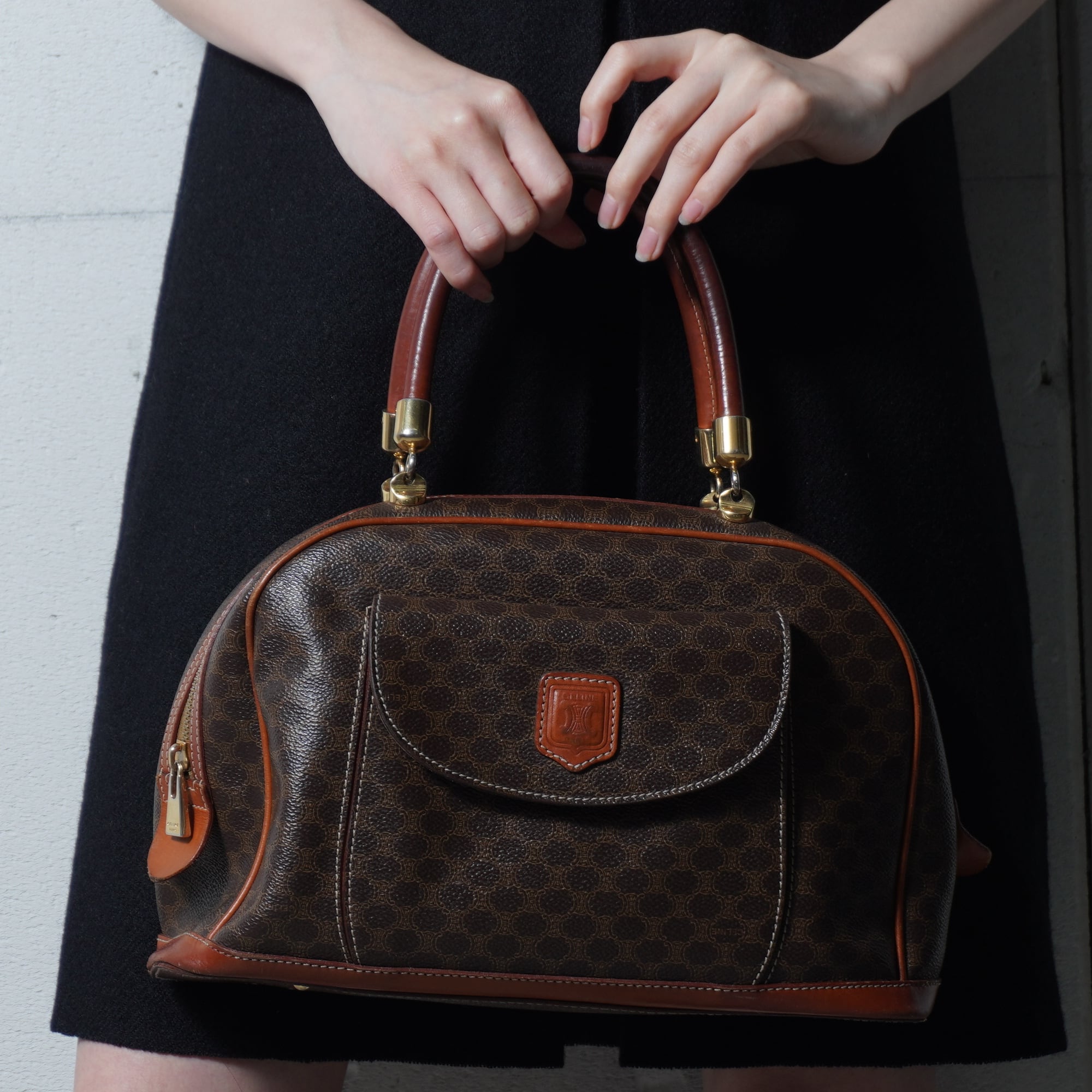 CELINE】セリーヌ トリオンフロゴ マカダム柄レザーショルダーバッグ
