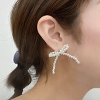 パールリボンピアス チタンポスト 低アレルギー 入学入園 オケージョンにおすすめ