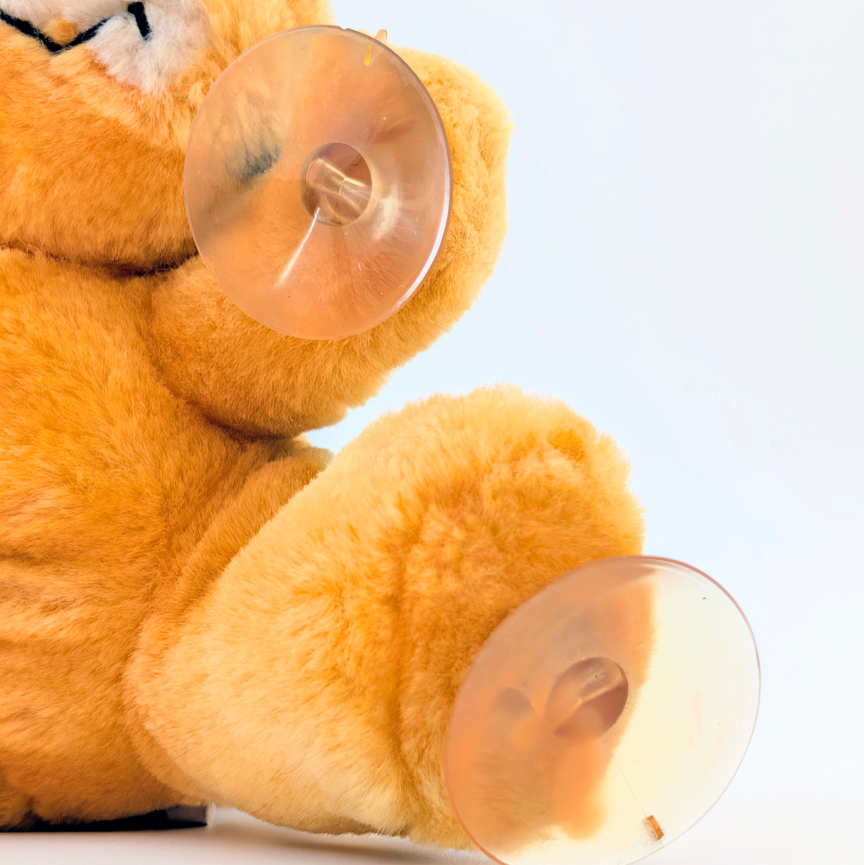 ☆ VINTAGE 1980年代初期 ☆【 Garfield ( ガーフィールド ) 】『 GARFIELD ATTACK CAT 』吸盤付きぬいぐるみ プラッシュ plush 1980年代年製 〚アメリカン雑貨 アメトイ〛