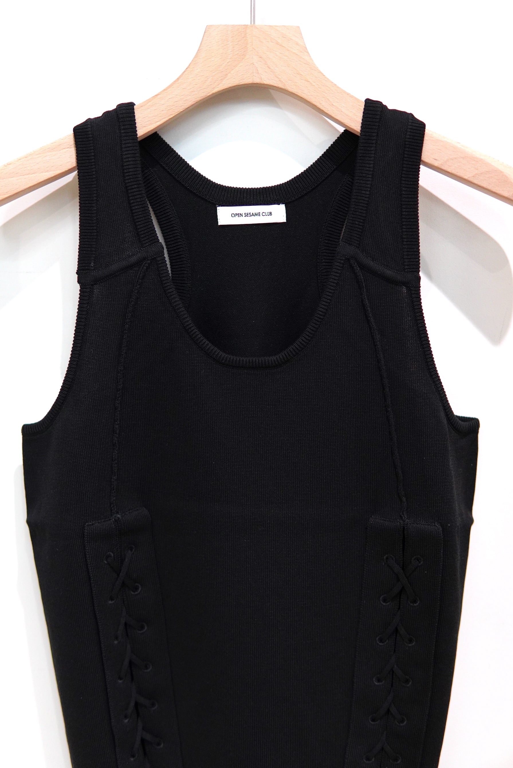OPEN SESAME CLUB /lace-up tank top / BLACK | POETRY