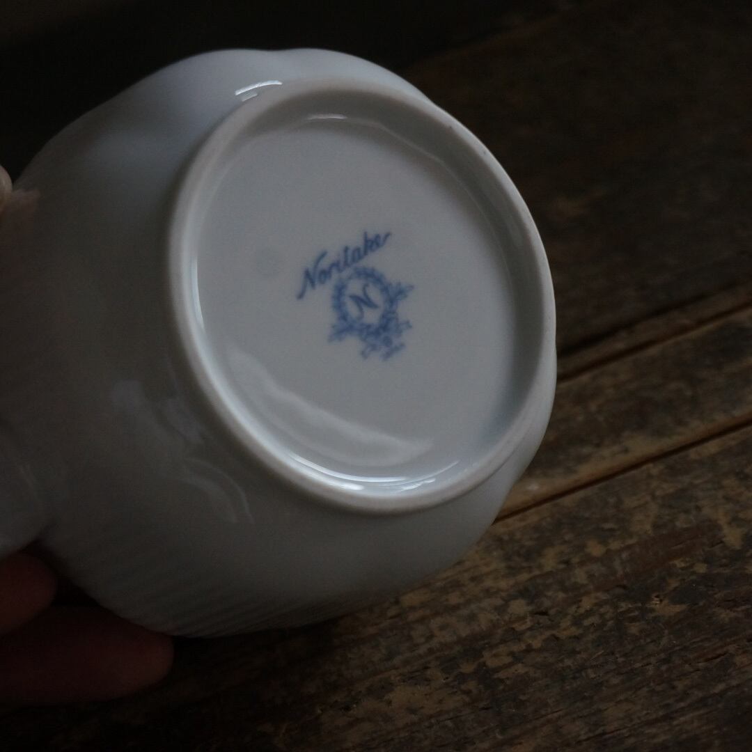 古い国産の陶器シュガーポット