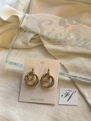 デザインピアス