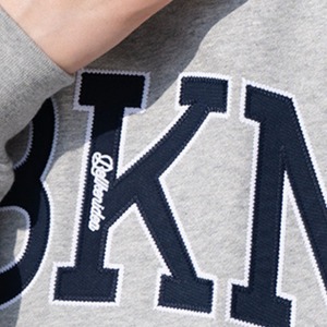 カレッジスタイルレターフーディー　1013