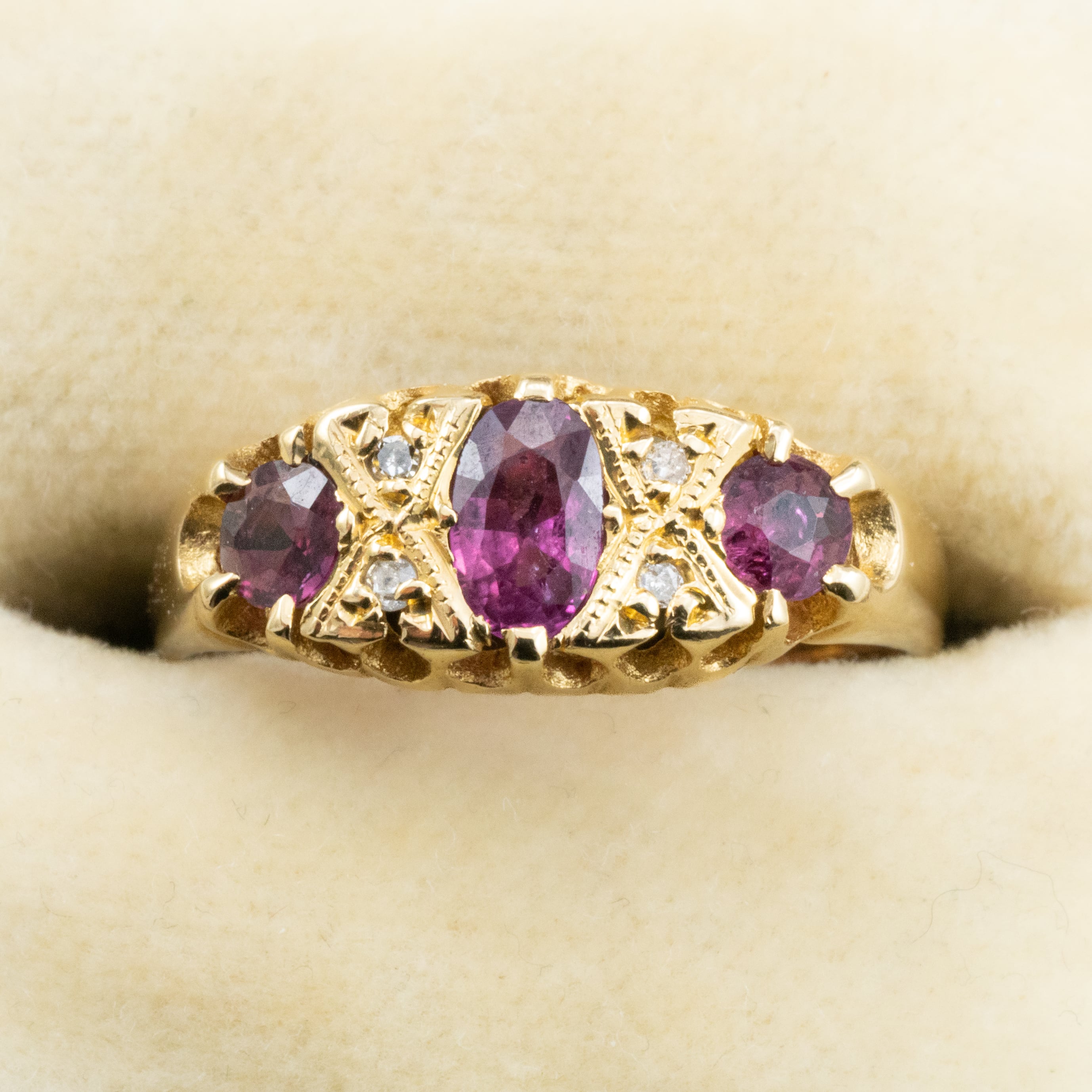 K18 イギリス ビンテージリング 〜薔薇色のルビーと可愛らしいダイヤモンドのハーモニー〜 DR00491