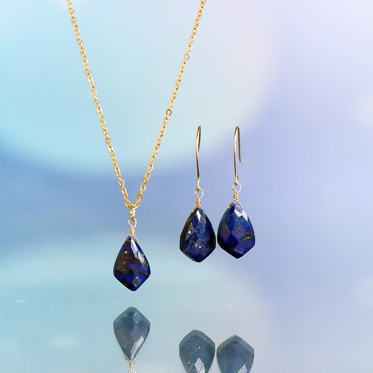 495/14kgfラピスラズリと青系小粒チャーム他 495/14kgfラピスラズリと青系小粒チャーム 495/14kgfラピスラズリと青