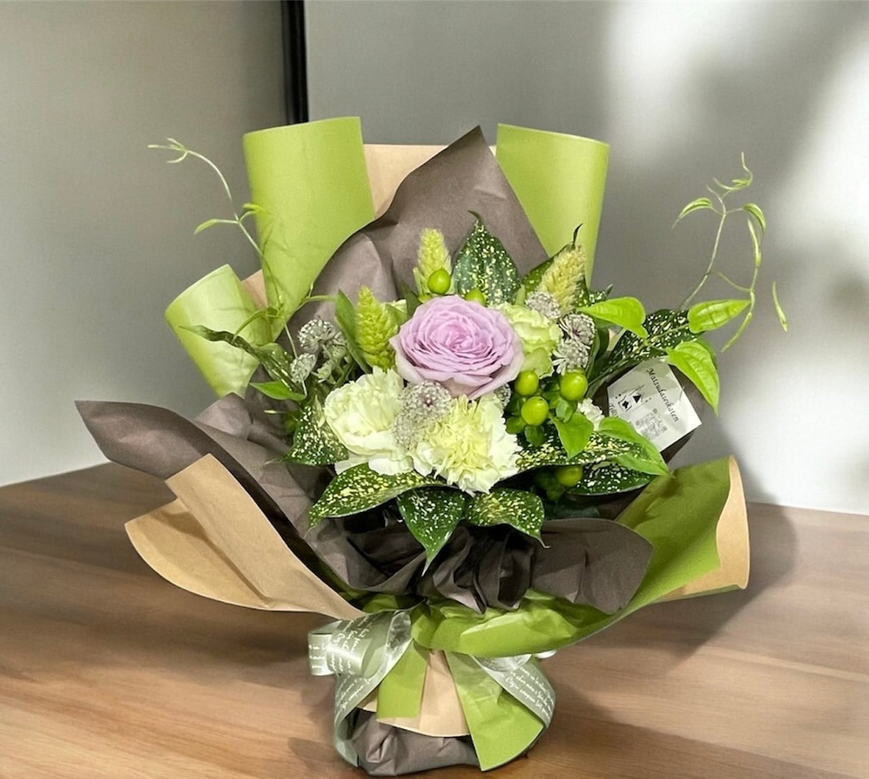 大人かっこいい花束ブーケSサイズ | 松田生花店・松田種苗店オンライン