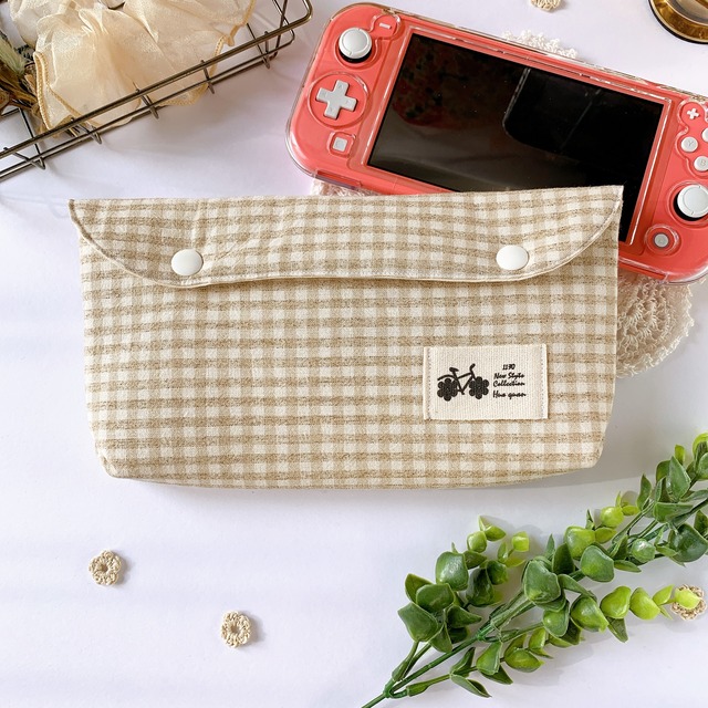 淡いベージュチェックのスイッチライトケース Kkocyun97 Handmade韓国雑貨 淡いベージュチェックのスイッチライトケース Kkocyun97 Handmade韓国雑貨