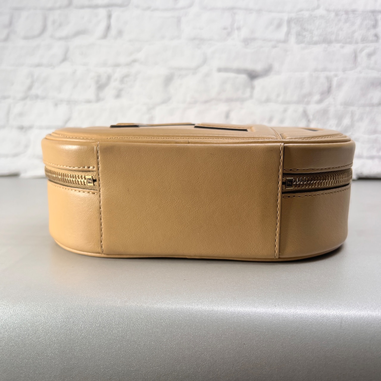 FENDI フェンディ カメラケース スモール オーロック  レザー ショルダーバッグ ブラウン A-14267