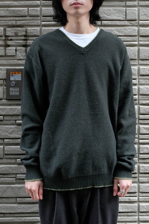 イタリア　melyna style　Vネックニット