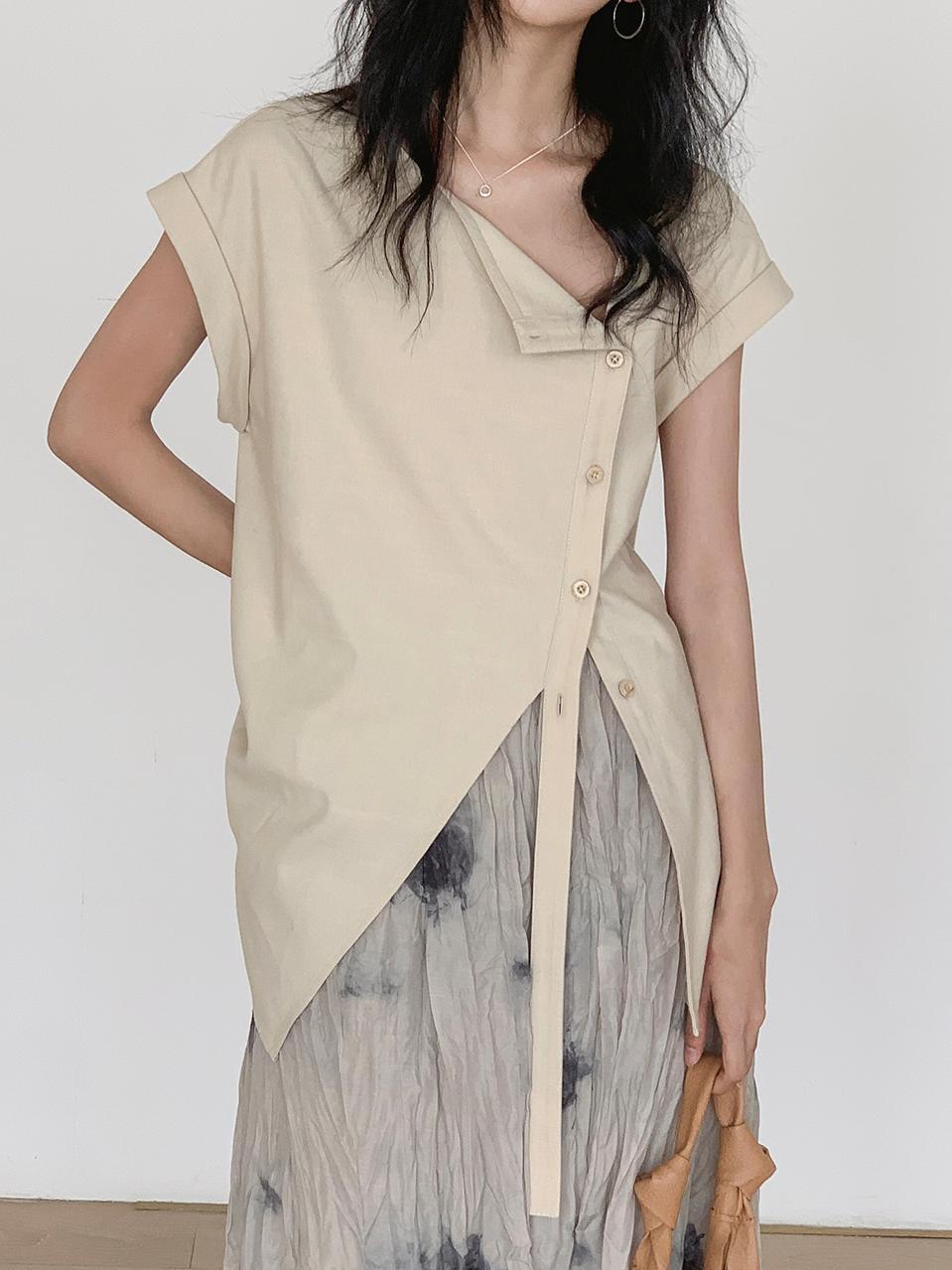 Asymmetry button tops（アシンメトリーボタントップス）c-499 | konotoki