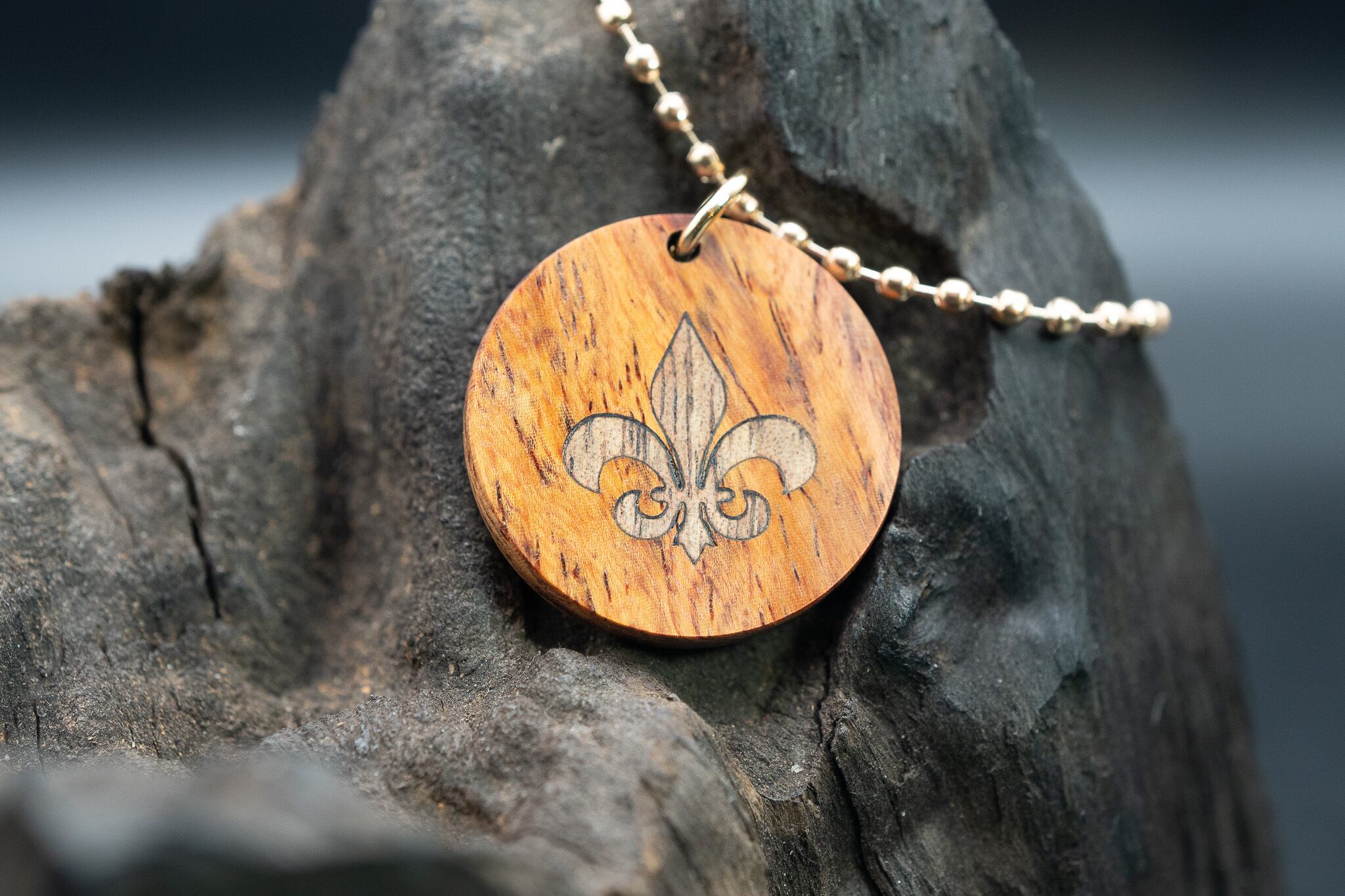 【最高峰の鳥眼杢】バーズアイローズウッド ラウンド タグ フルールドリス