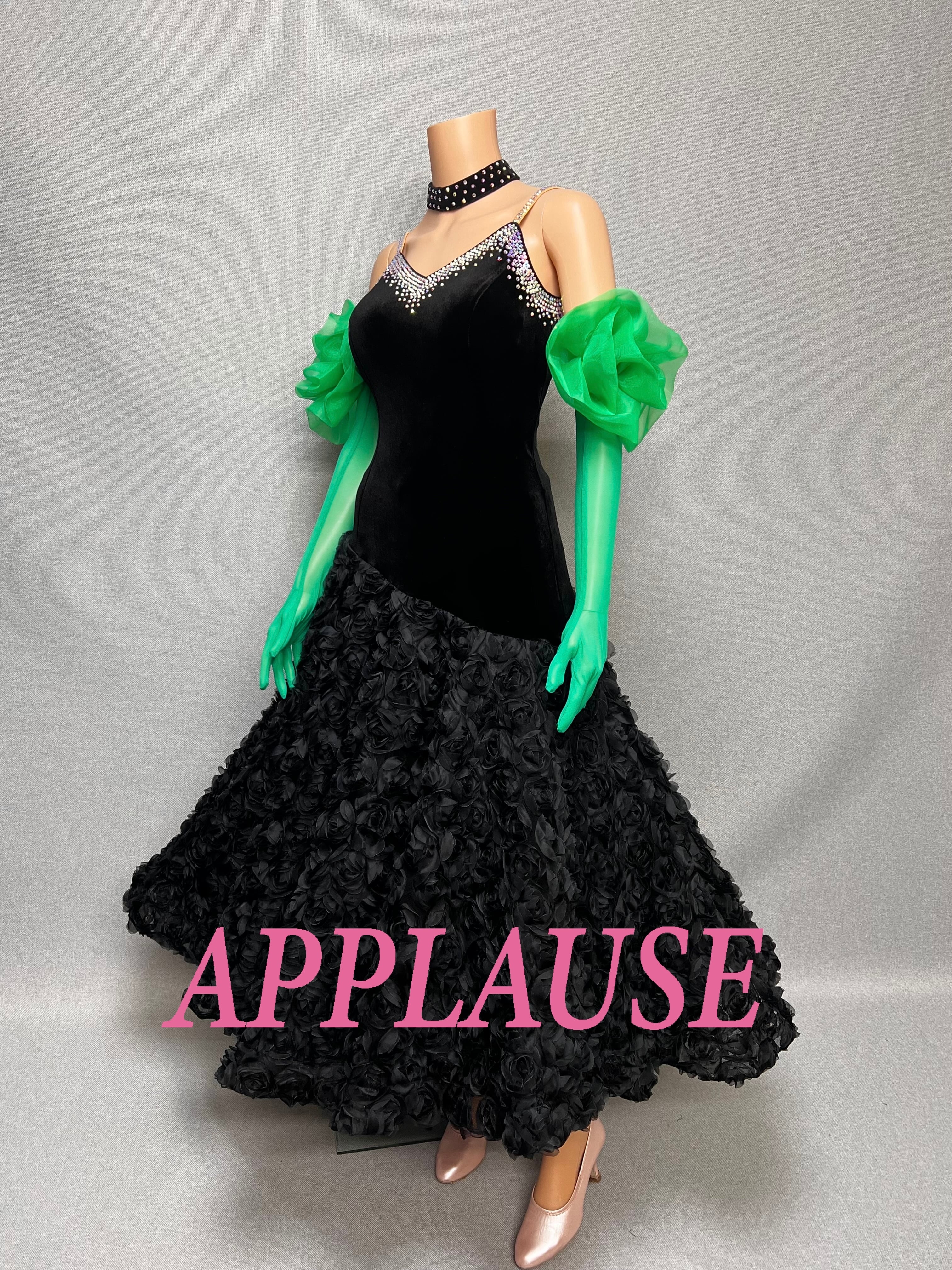 【新着】社交ダンス ドレス　 スタンダード　 モダンドレス　 ブラック（ベルベット、緑バラグローブ）　M　ST-25-33　デモ・競技用ドレス　発表会衣装　パーティドレス　ワンピース 　舞台衣装