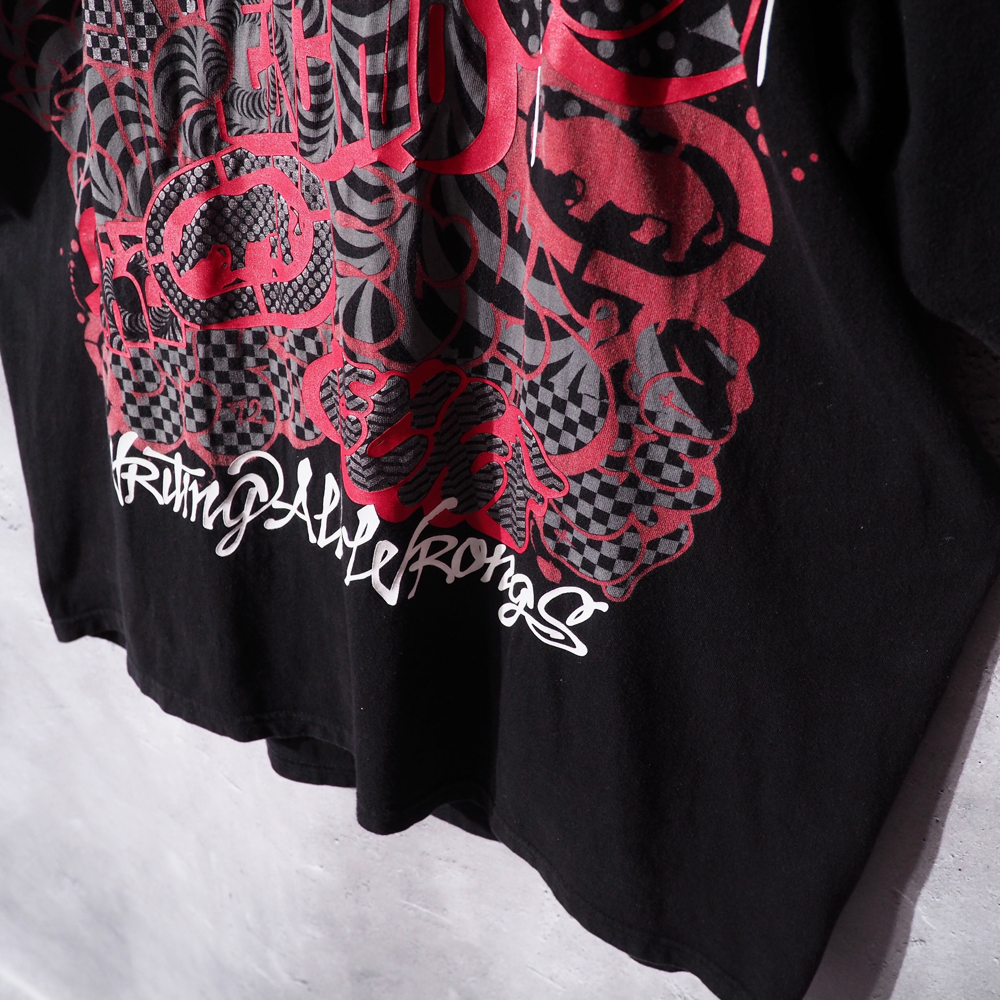 " ECKO UNLTD " Street graphic Art printed Over silhouette Tee
