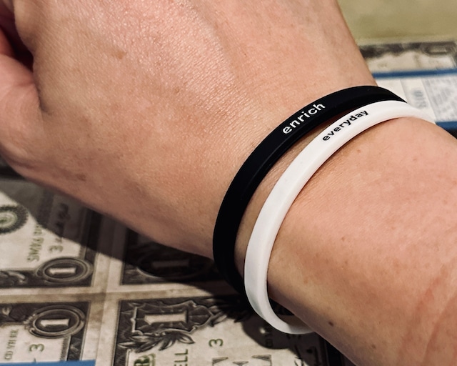 everyday Signature Band（BLACK ＆ WHITE SET）／シリコンバンド