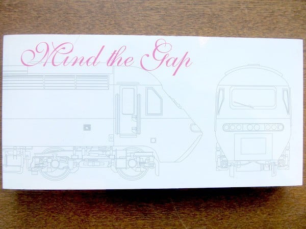 鉄道・地下鉄のグラフィックデザイン本「Mind the Gap／Glyph」 - 画像1