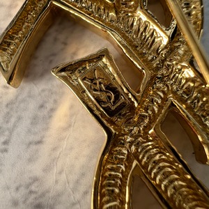 Yves Saint Laurent イヴサンローラン YSL   ブローチ ゴールド A-10103