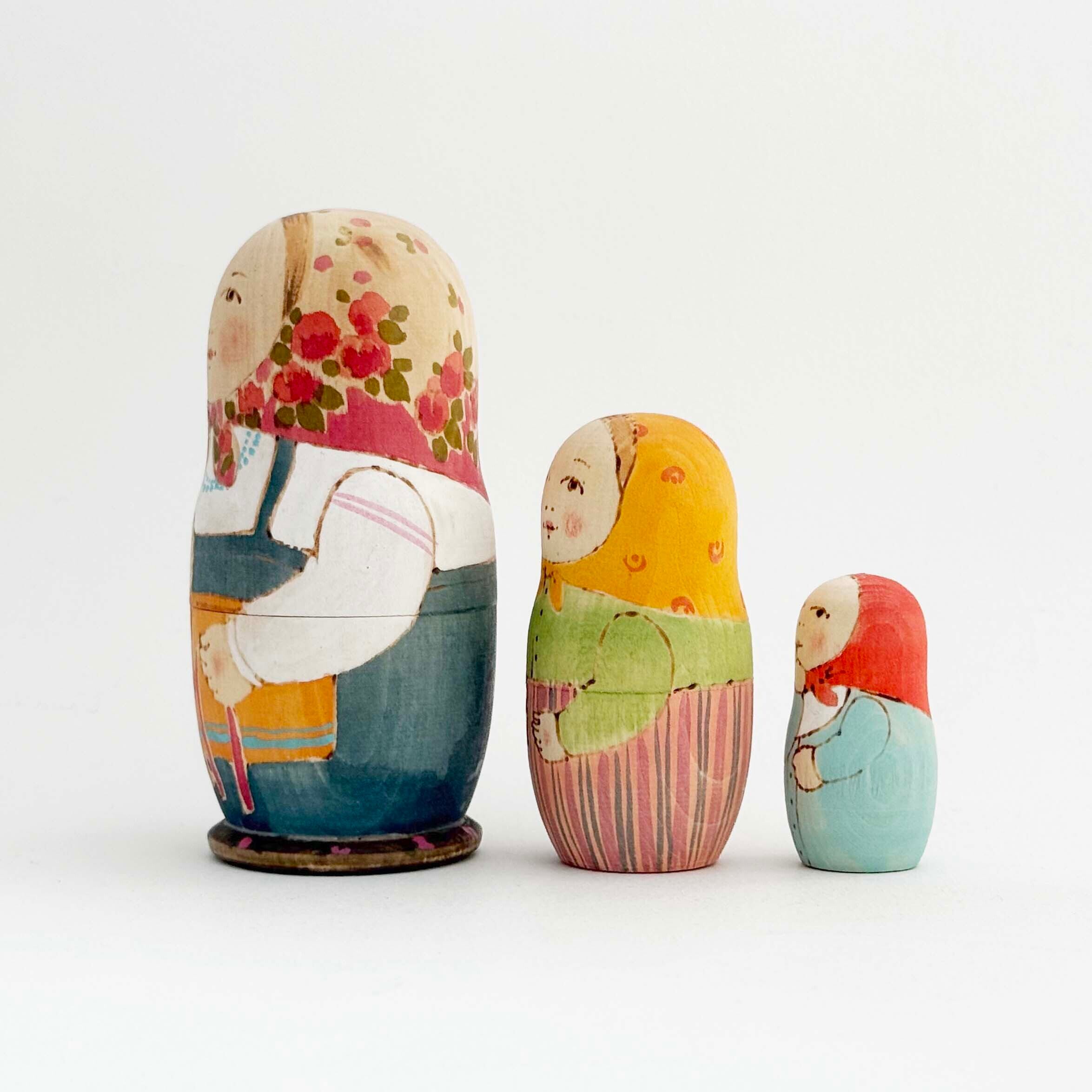 アーティスト・マトリョーシカ（マリヤ・ドミトリエワ作 / 三つ編み3個組）