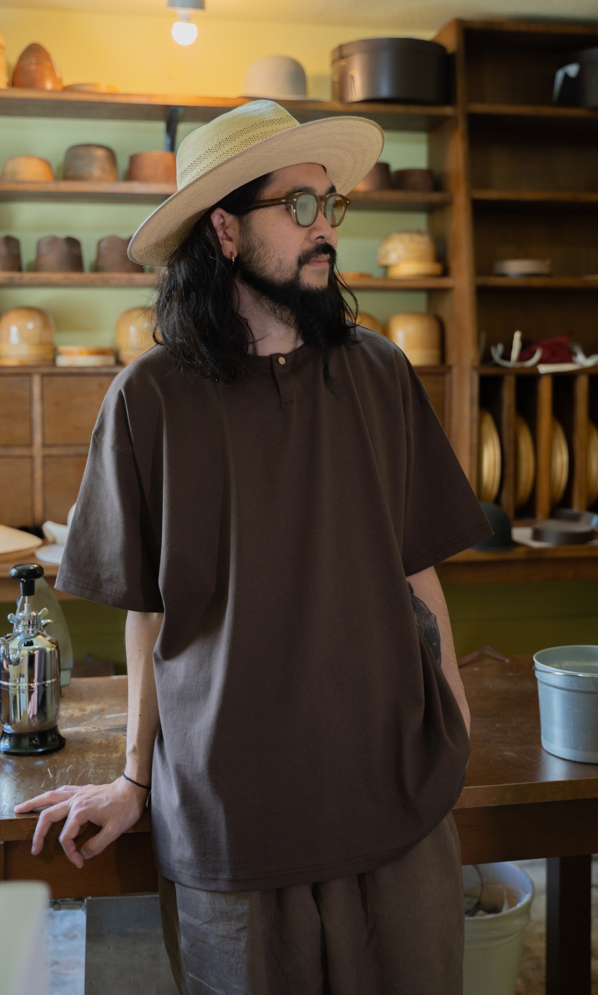 SOURCE:DARU HENRY NECK S/S T - BROWN | JAM THE HAT & CO
