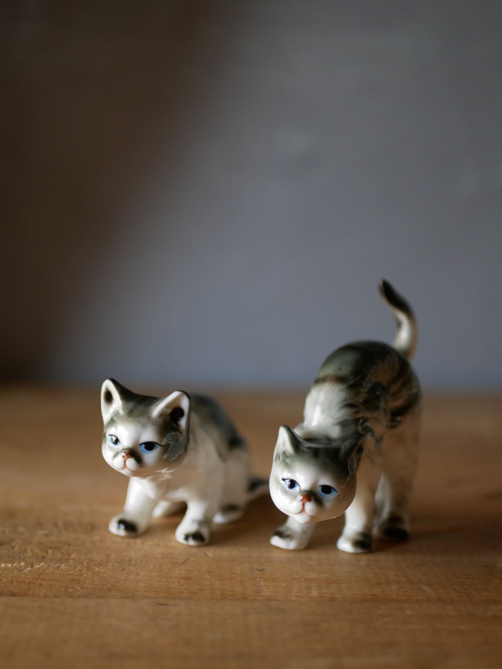 ダークグリーン 陶器の猫 フランスヴィンテージ ブロカント