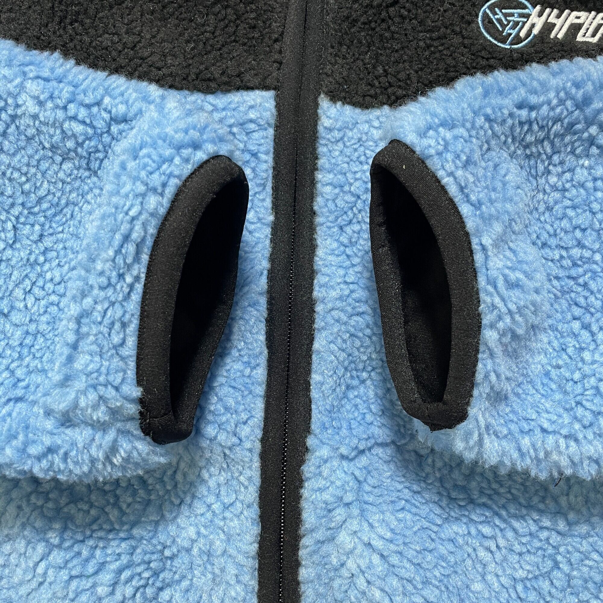 海外公式 オフィシャル HYPLAND×YuGiOh! 遊戯王 ブルーアイズホワイト