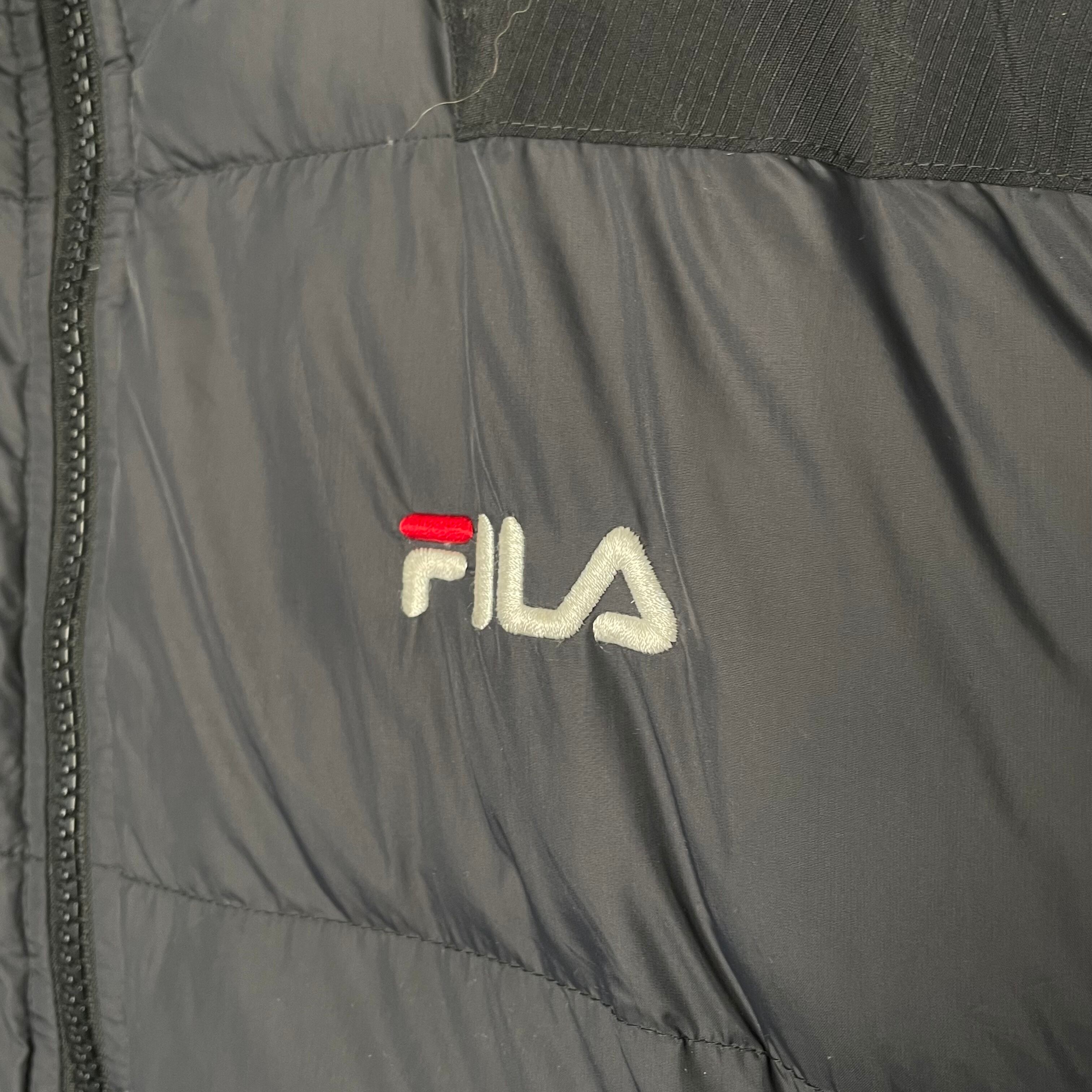 FILA ダウンジャケット M ネイビー ブランド刺繍 フルジップ FILA ダウンジャケット M ネイビー ブランド刺繍 フルジップ