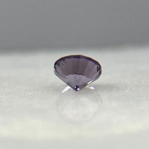 紫系 丸いスピネル 約3.4mm r-0085