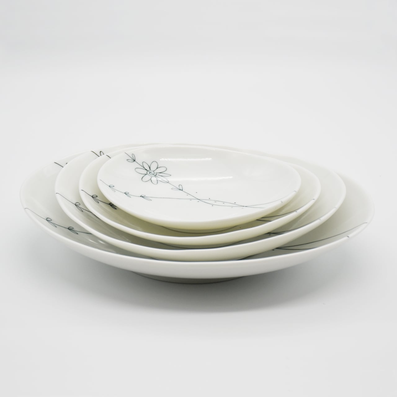 フラワーライン 6寸楕円深皿 | 高橋硝子店