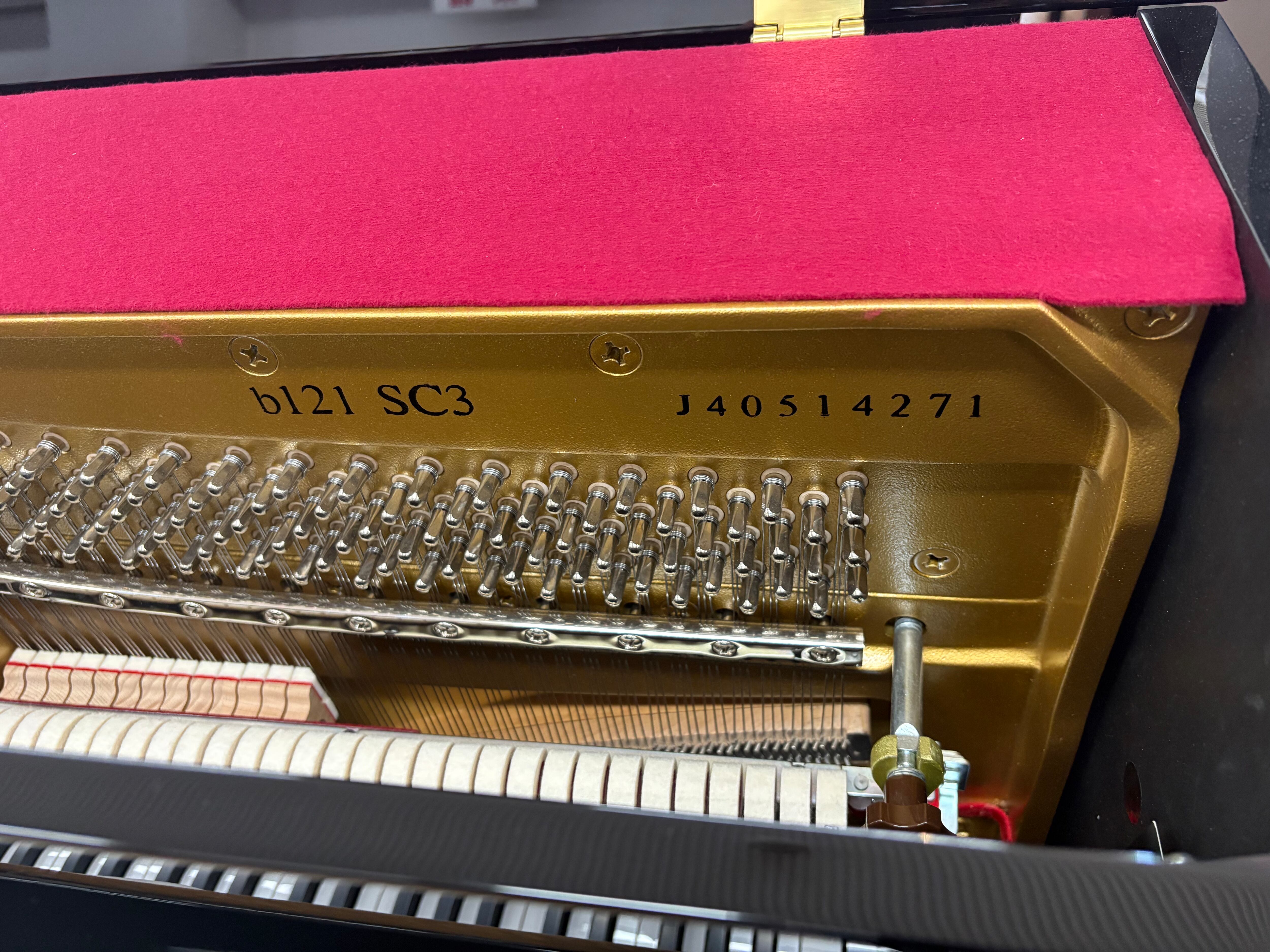 【値下げしました！】【展示処分品】ヤマハアップライトピアノ b121SC3