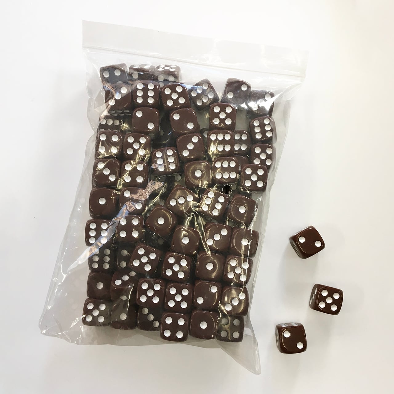 茶:16mm樹脂製ダイス(100個入り) | 駒のタチキタ