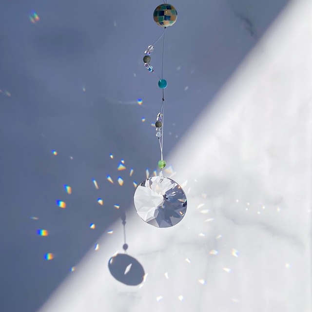 木漏れ日のきらめき＊モザイクシェルとグリーン＆ブルーのサンキャッチャー