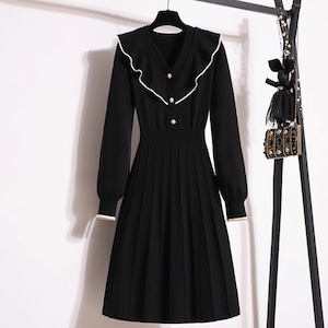 ラッフルフリルVネックプリーツワンピ ・73573 ラッフルフリルVネックプリーツワンピ ・73573